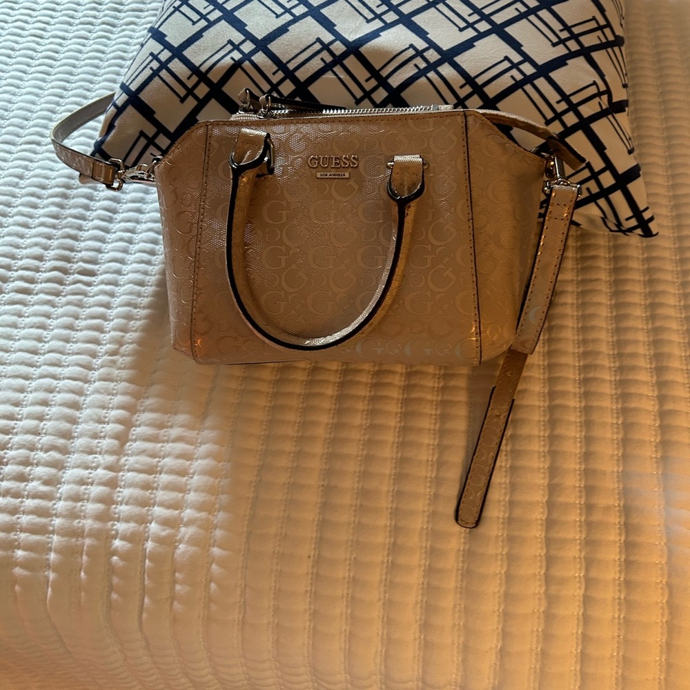 GUESS Tan Handbag - Picture 2 of 4